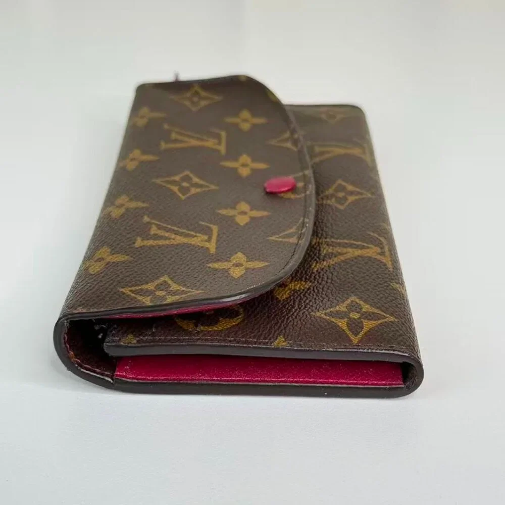 Louis Vuitton Monogram Canvas Wallet with Classic LV Logo Design